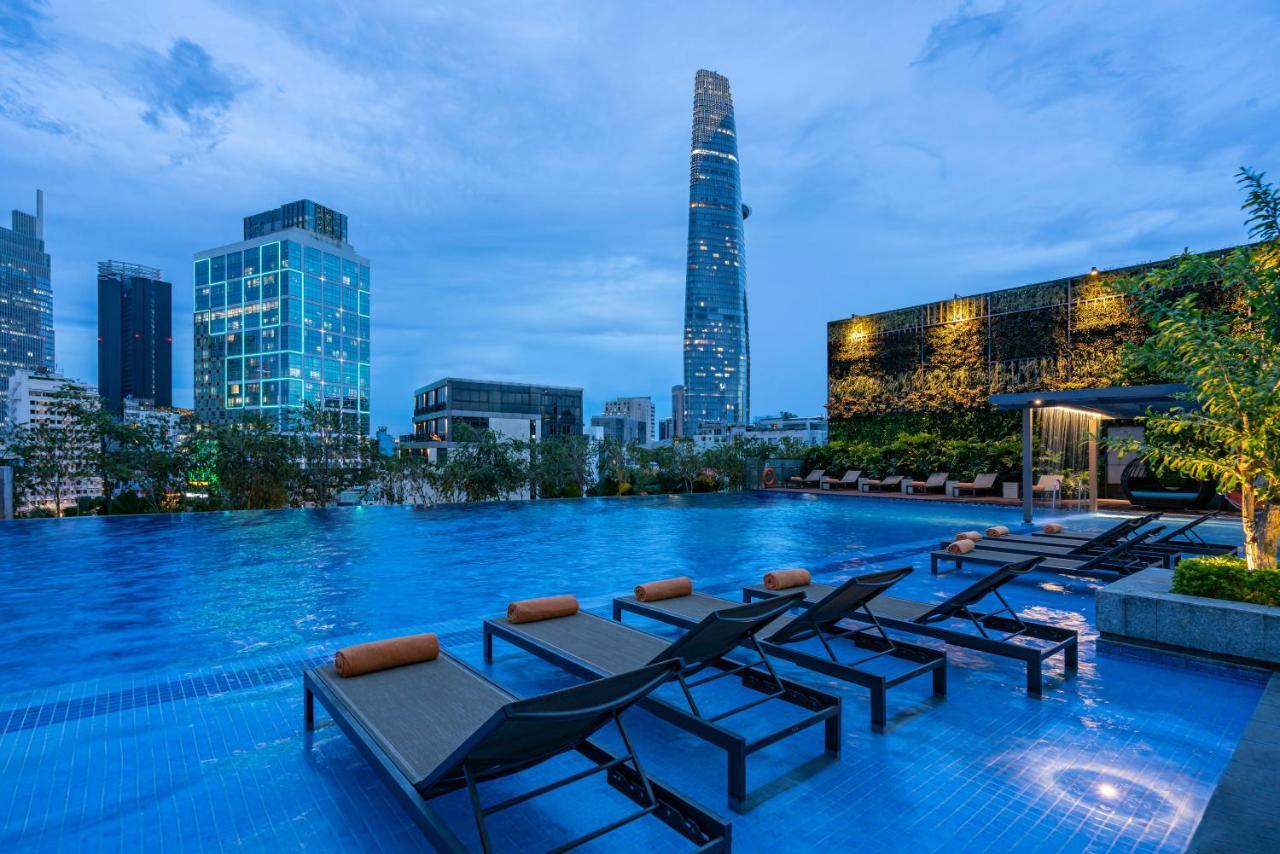 Готель Fusion Original Saigon Centre Хошимін Екстер'єр фото Landmark 81 rooftop pool